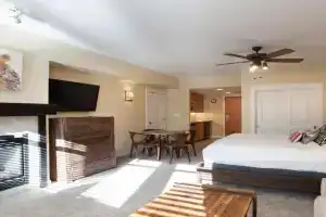 Beautiful Ski-In Ski-Out Top Floor Studio Condo at Fraser Crossing Founders Pointe condo, Winter Park