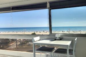 Appartement en bord de mer avec loggia, parking et Wi-Fi - FR-1-652-1 Apartments, St. Jean-de-Monts