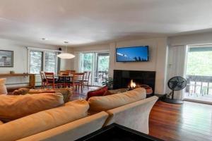 All Seasons Steps to Chairlift Apartments, Vail