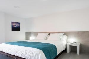 8 lacus BAIKAL Apartments, Cornella de Llobregat