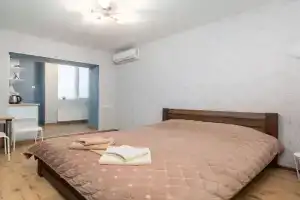 Blakitna studiya, Pivdenniy vokzal 5 hvilin Apartments, Kharkiv