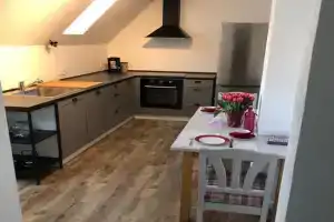 Bel Art Etage mit großem Parkplatz Apartments, Solingen
