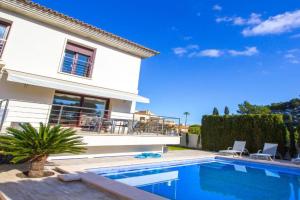 Soleado chalet con Piscina, WIFI y A/C, Cala Ratjada