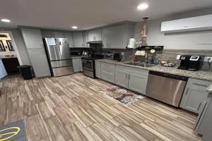 Basement Unit 2br 2ba in Barnum West Near Belmar and Sloan Lake 10 mins to Downtown Guest house, Denver