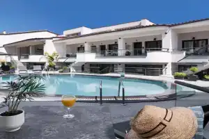 Melite Luxury Rooms & Apartments, Paliouri