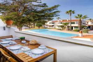 Casa Lo-LA - Apartamento sereno y lujoso con balcón, Cala'n Bosch