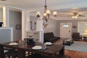 Modern Two Bedroom Home, Lakeland