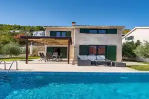 Stunning Home In With Kitchen Guest house, Vinjerac