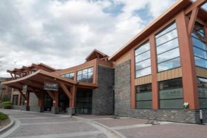 Luxury Penthouse - 3 King Suites - UG Parking, Canmore