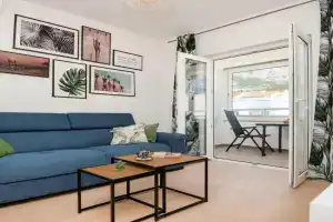 Awesome Apartment In, Baska Voda