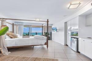 Three A Airlie Seaviews, Pool, Private Spa Apartments, Airlie Beach
