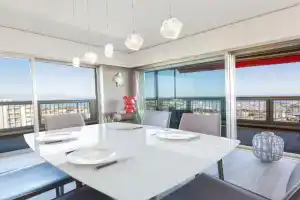 Le Chambord Stylish 2-bedroom apartment with breathtaking view in!, Antibes