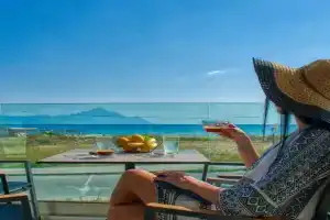 Onar Luxury Living Apartments, Sarti