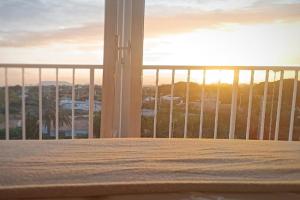 California Suite - All-day Sunny 2-Bedroom Apartment, El Campello