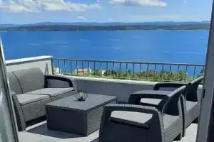 Apartments Dobrila, Zavala