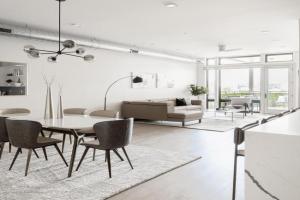 Gameday Oasis - Private Balcony - Jefferson Park - Tesoro Guest house, Denver