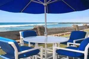 D19 -- Beachfront Bliss Guest house, Oceanside