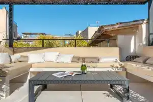 Designer Gem with terrace in prime location Guest house, Cala Mayor
