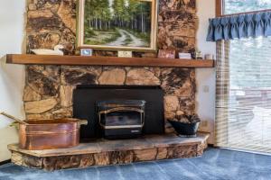 Spacious Winterset 26 2 Bedrm Plus Loft 3 Full Bathrm Townhome Sleeps 8 Steps to Free Town Shuttle Guest house, Mammoth Lakes
