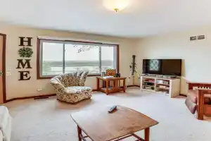 Watch the Sunrise at this Quaint Lake-View Cottage, Peoria