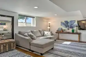 4 Mi to Coors Field Charming Apartment with Patio, Denver