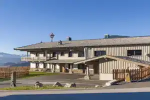 Hinterlaiming Apartments, Soell