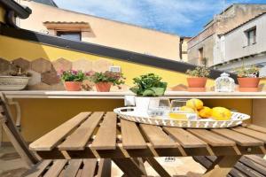 Ragusa exclusive flat with terrace & BBQ Apartments, Ragusa