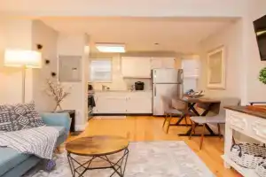 Multi-Level Townhouse, Harvard, MIT, Red line, Boston
