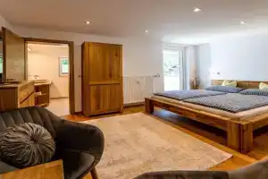 Ferienwohnungen Veronika Wohnung 1 Apartments, Mittenwald