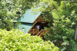 Eco Village, Ella