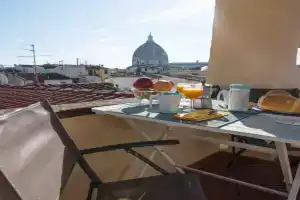 A refuge with a terrace overlooking the Duomo Apartments, Florence