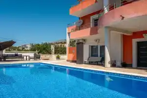 3 Bedroom Beautiful Apartment In, Solin