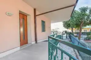 Cozy Apartment In With Wifi, Bussolengo