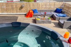 Lux Penthouse & SPA, Riga