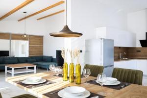 Timm apartment, Vir