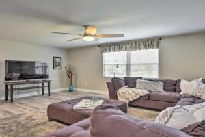 Coastal Condo Minutes to Beach! Apartments, Sarasota