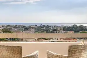 Bright Apt With Balcony And Sea View Apartments, Antibes