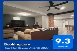 **Stylish Pet Friendly 3 Bedroom House**, Cleveland