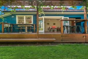 Frankies Beach House - 1 A Carlyle Lane, Byron Bay