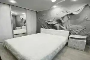 Dvuhkomnatnyy lyuks v tsentre goroda Karaganda Apartments, Karagandy
