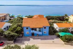 Apartments Cathy, Mandre