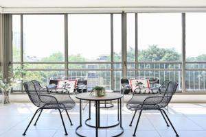 Bright 2BR Apartment in Amsterdam st by HolyGuest, Bnei Brak