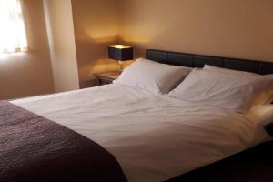 Semi Rural House - Stay 7 - Pet - Parking - Garden, Chester