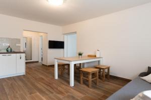 Tramontana and Maestral Apartments, Izola