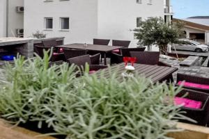 3 Bedroom Nice Apartment In Sibenik, Zablace