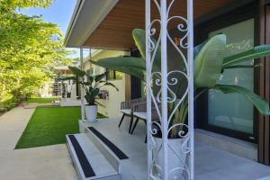 Casa Cuba in Little Havana, Brickell, Calle 8 and 10 minutes to the Beach FREE PARKING, Miami