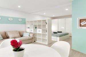Hostini Lake- Downtown Apartments, Como