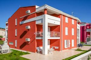 Apartments with parking space, Krk - 19433, Baska