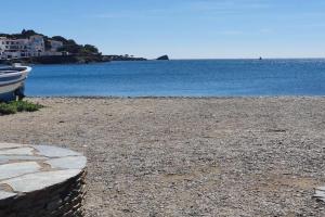 PISO NUEVO, PK PEQUEÑO Y A 5 MIN DE LA PLAYA caminando Apartments, Cadaques