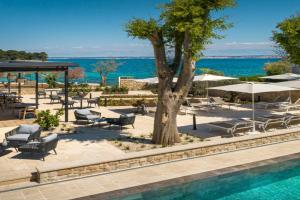 DUNATOVI DVORI Heritage Hotel, Oltre